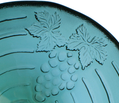 Above Counter Glass Vessel Basin - Emerald Grapes Details