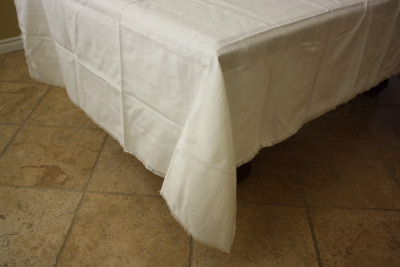 White Rectangular Mexican Tablecloth 6 Napkins Close-Up