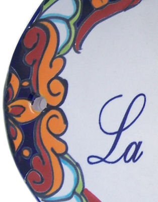 TalaMex Multicolor Talavera Ceramic House Plaque. En Esta Casa la Reina no Cocina Close-Up