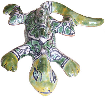 Tiny Green/White Garden Ceramic Lizard Close-Up