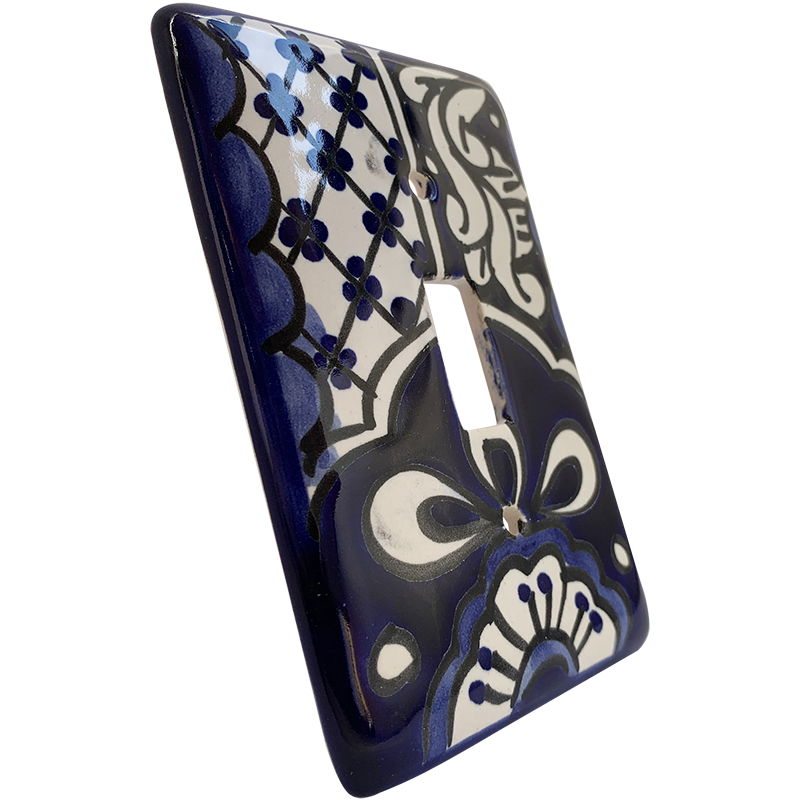 TalaMex Traditional Single Toggle Mexican Talavera Ceramic Switch Plate Close-Up